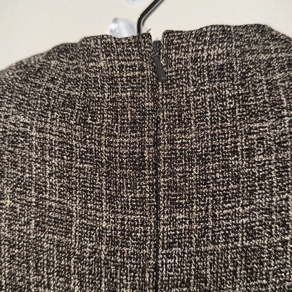 Kay Unger Brown Tweed Sheath Dress With Pockets and Zipper Detail Size 8. A - Picture 5 of 6